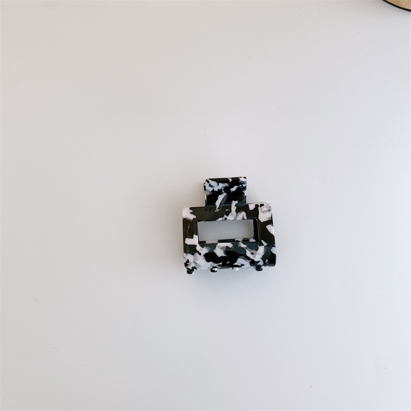 Yiwu futian market  5 cm acetate small hair claw Flower Leopard Clip Sweet Simple Bangs Hair Clip for women