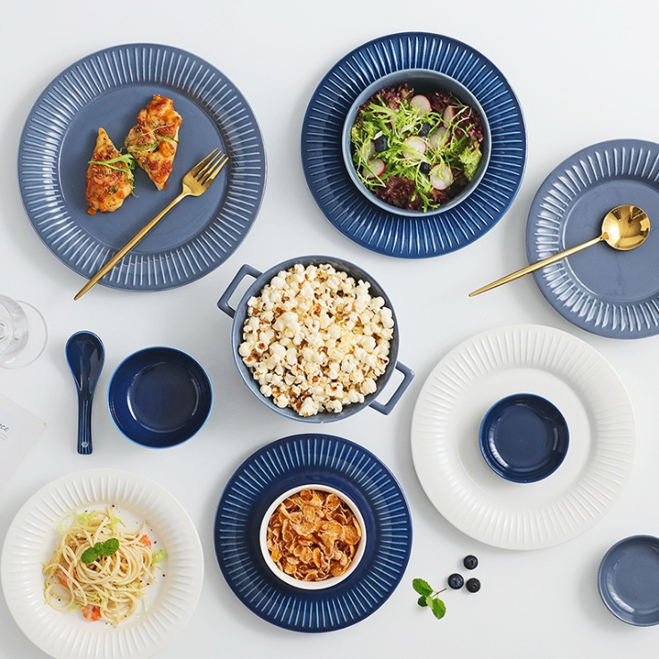 China  Luxury Porcelain Dinner Set Gold Ceramic Tableware Stoneware Plates Sets Dinnerware Set