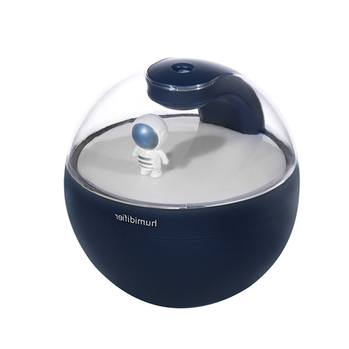 New arrivals   Astronauts Christmas LED light mini h2o Spray cool Mist maker fogger  mini car air humidifier