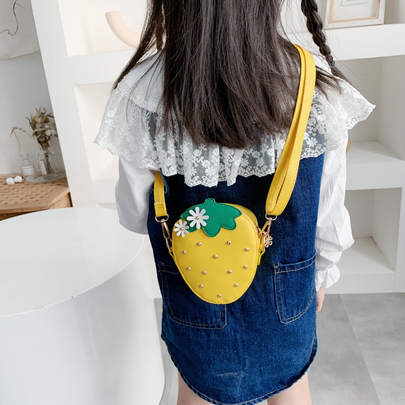 Children Shoulder Bag Strawberry Messenger Bags Simple Small Square Bag Kids Purse Cute Mini Handbags