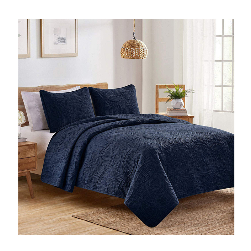 White Modern Style Queen Lightweight Microfiber Coverlet 3 Piece Set  Home Quilt Set