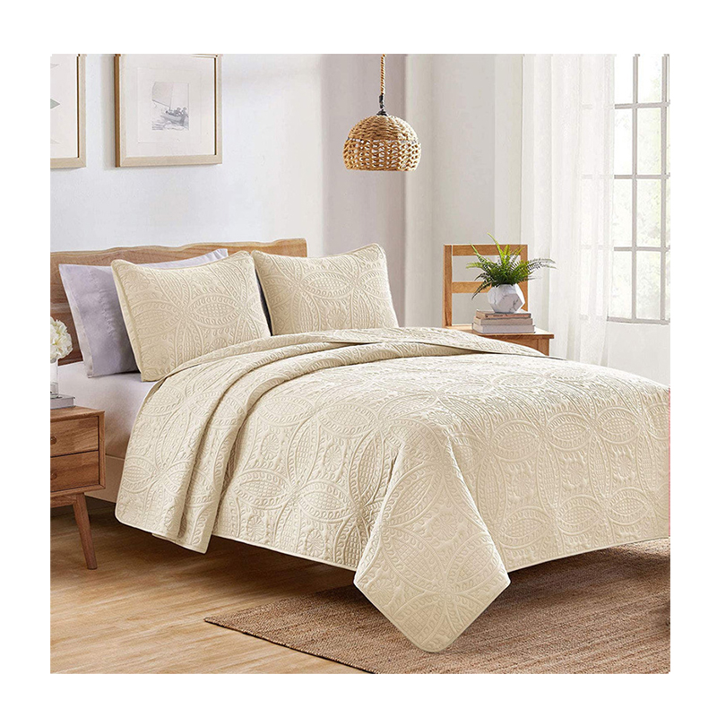 White Modern Style Queen Lightweight Microfiber Coverlet 3 Piece Set  Home Quilt Set