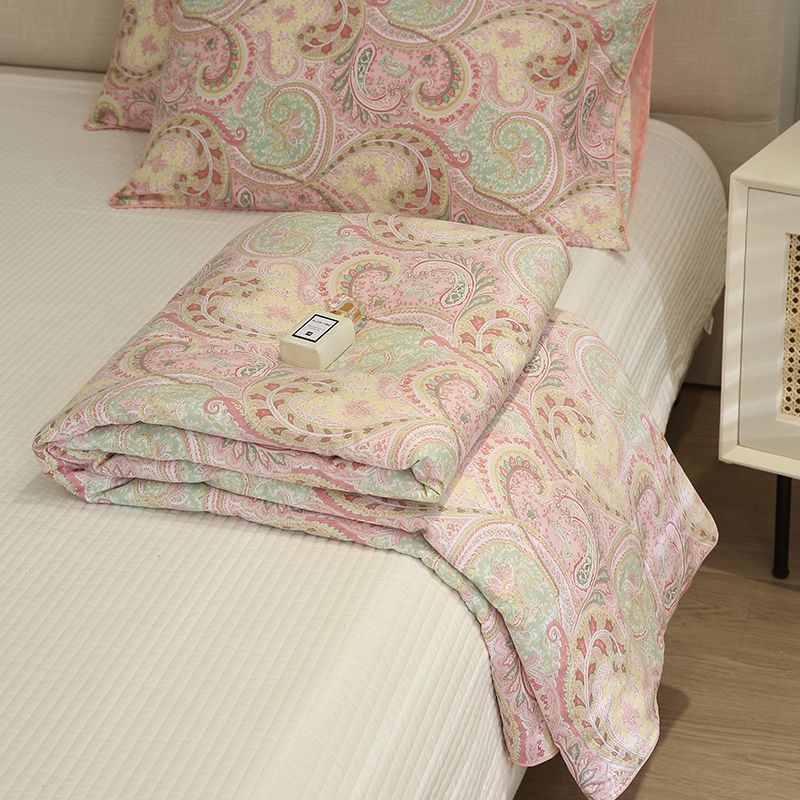 4pcs Set Luxury Bedding Burgundy Comforter Sets Embroidery Quilts Microfiber Quilt Bedspreads Quilted Bedspread