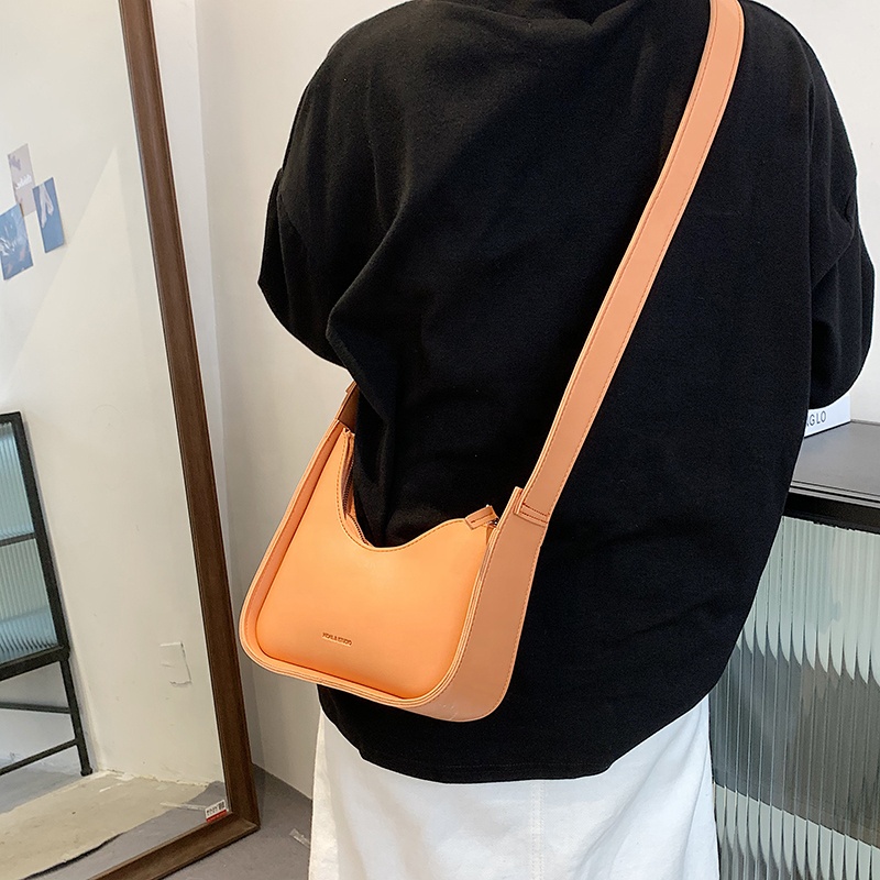 Casual Satchels Wide Straps Fashion Bag Handbag 2021 Designer Hand Messenger Bag Women New Fashion Luxury Hand Saddle  B
