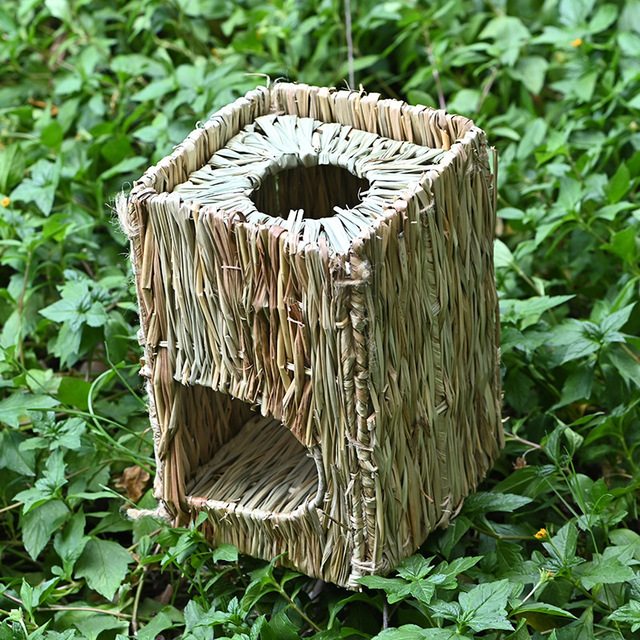 hot sale Cheap Folding small animal haystack  rabbit nest Thatched House d