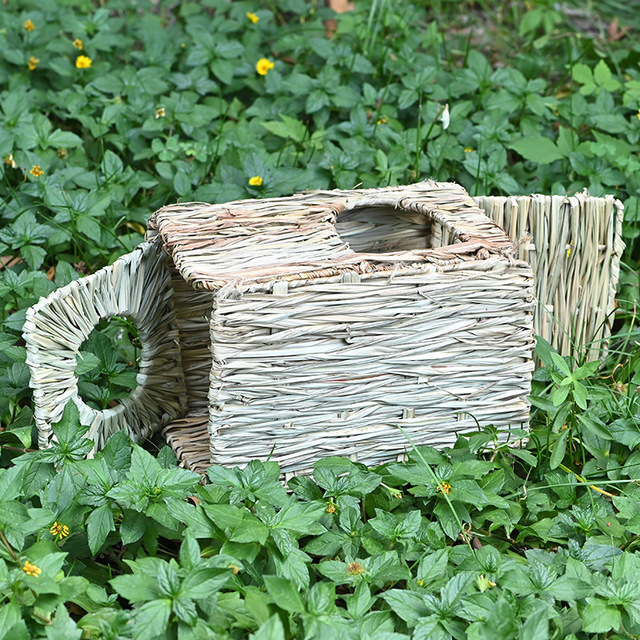 hot sale Cheap Folding small animal haystack  rabbit nest Thatched House d
