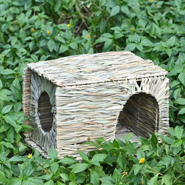 hot sale Cheap Folding small animal haystack  rabbit nest Thatched House d