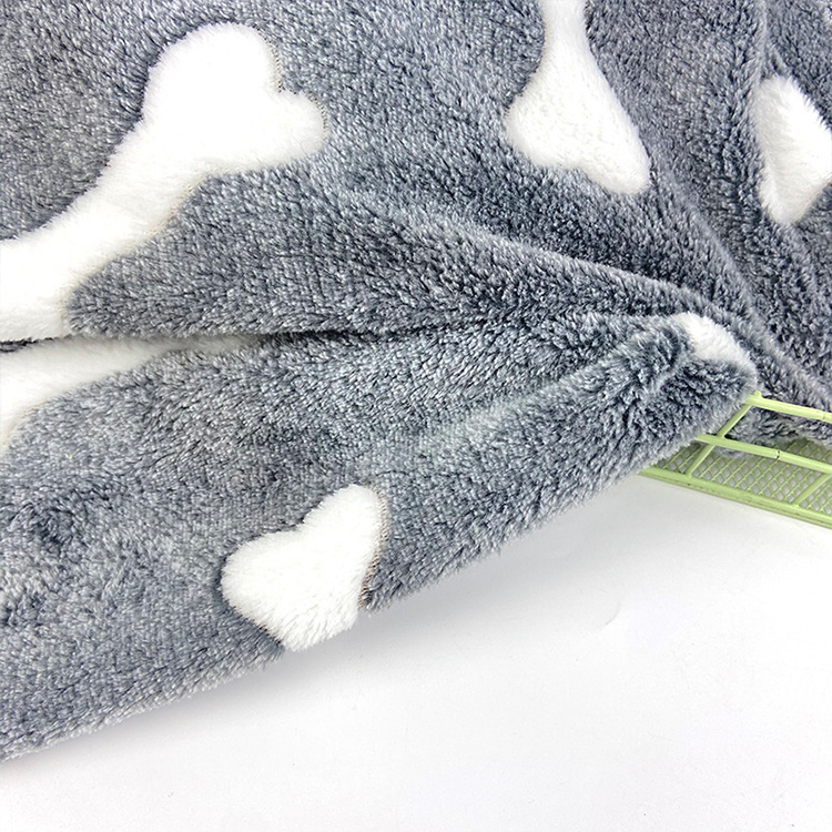 2022 Fashionable 220 Gsm 100 Polyester Double Side Bone Offset Printed Flannel Fleece Fabric for Sleepwear and Blanket o