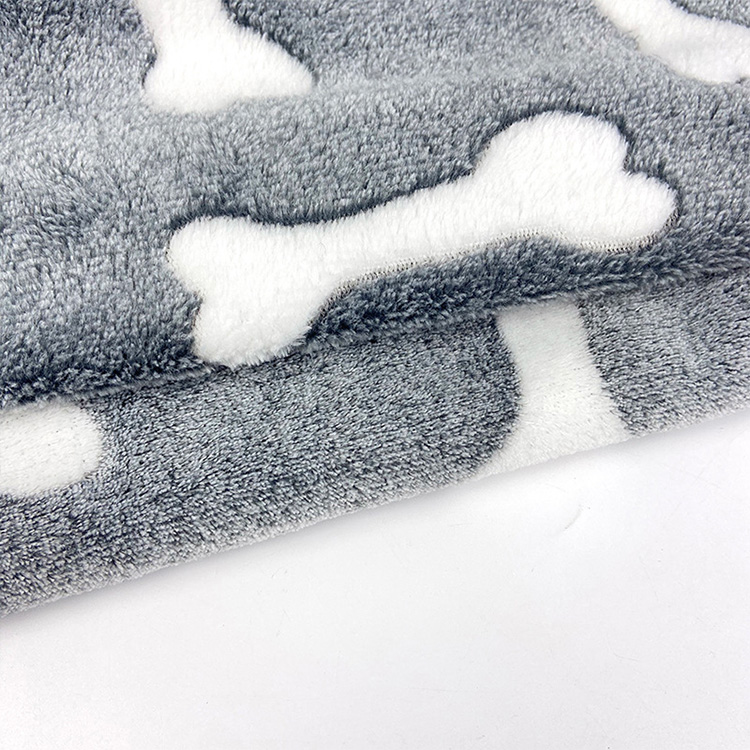 2022 Fashionable 220 Gsm 100 Polyester Double Side Bone Offset Printed Flannel Fleece Fabric for Sleepwear and Blanket o