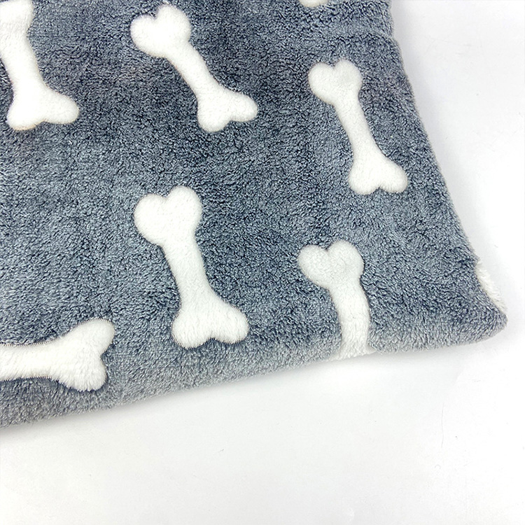 2022 Fashionable 220 Gsm 100 Polyester Double Side Bone Offset Printed Flannel Fleece Fabric for Sleepwear and Blanket o