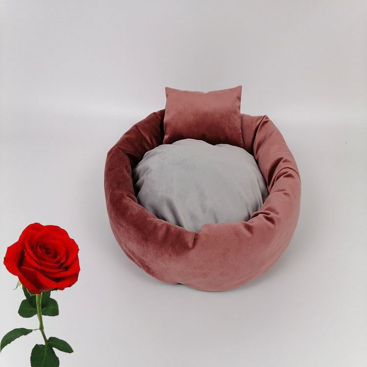 Soft Pet Basket Bed Cozy Dog Bedding with Toy Integration for Ultimate Comfort