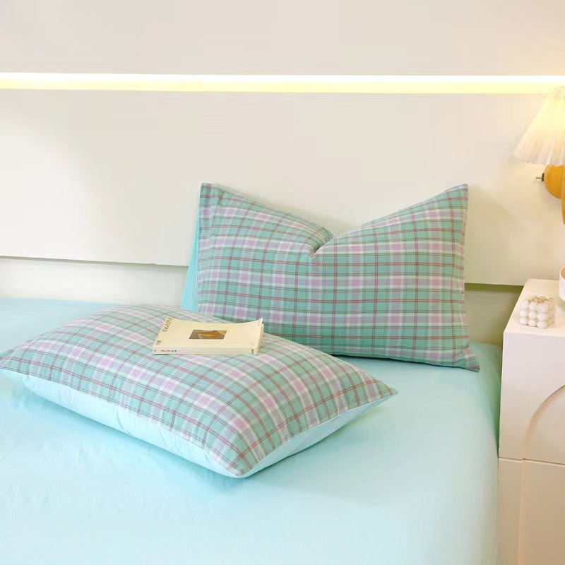 Soft Plaid Cotton Pillowcases (Pair)