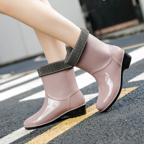 High quality women's size solid color upper women's rubber rain boots with fleece cover