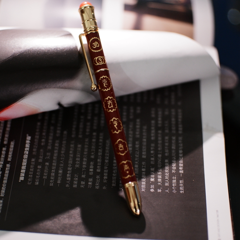  Quality 5 ml Clear Frosted Perfume Unique Design Essential Oil Pen