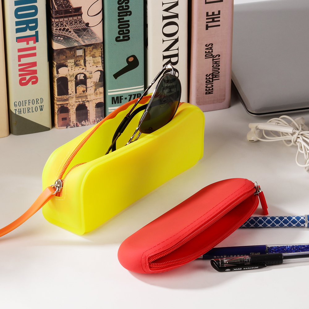 New Cute Cartoon Kawaii  Portable Silicon Pen Pencil Bag Makeup Cosmetic Pocket School Stationary Case