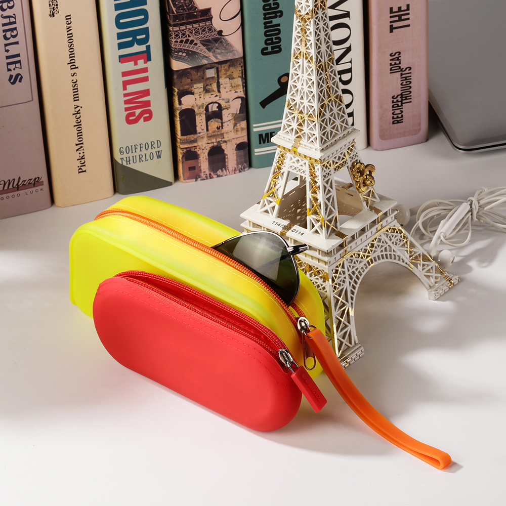 New Cute Cartoon Kawaii  Portable Silicon Pen Pencil Bag Makeup Cosmetic Pocket School Stationary Case