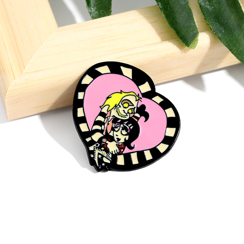 Beetlejuice Lydia Enamel Pin Heart SandwormBrooches Gothic Badge Bag Shirt Lapel Pin Buckle Punk Jewelry Gift for Friend