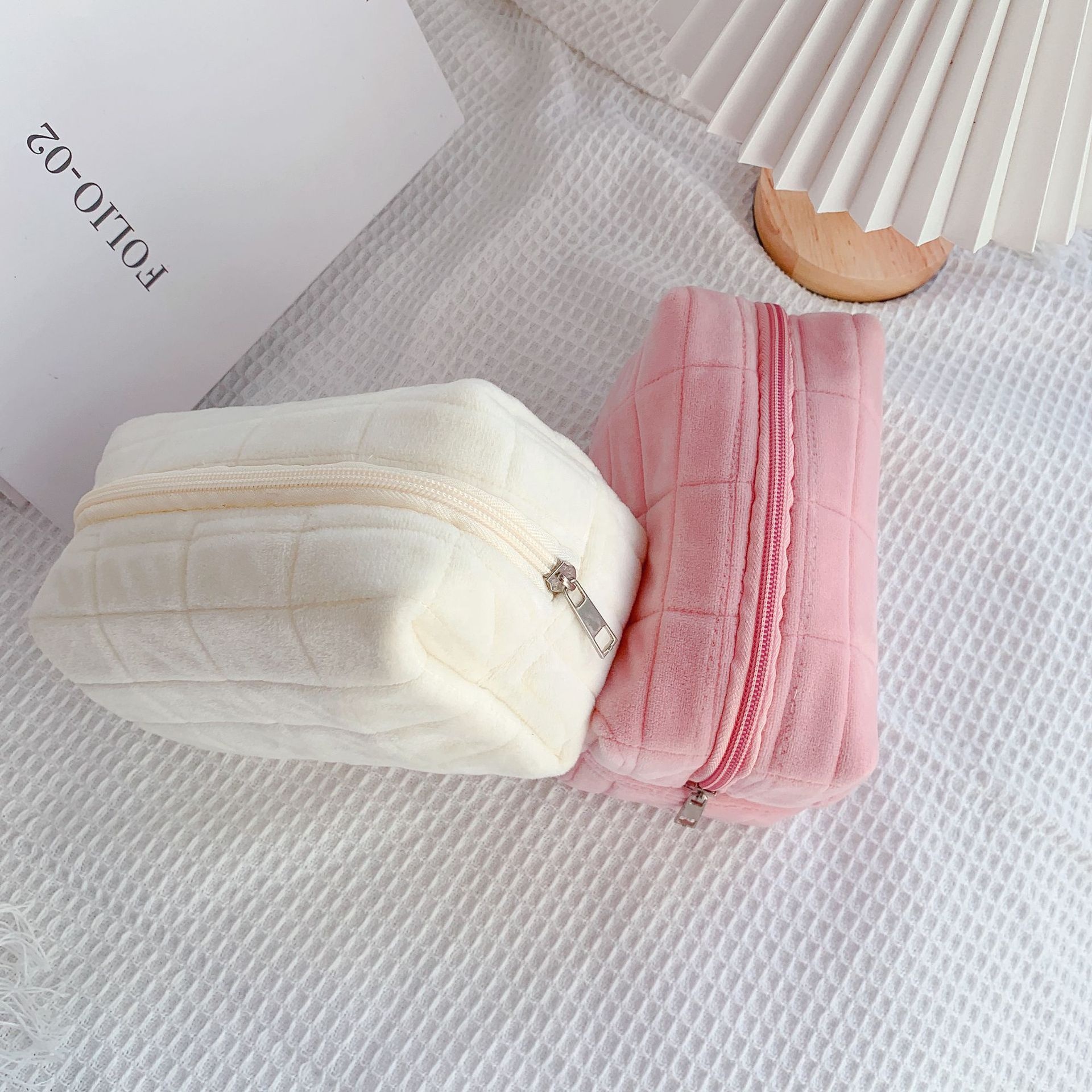 Fashion beauty embroidery  zipper travel makeup pouch girls soft velvet cosmetic bag corduroy makeup bag