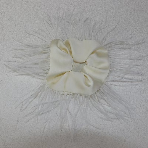 2022 New Fall Winter Fashion French Style Plush Ostrich Feather Satin Luxury Elegant High End Hair Ties Hair Scrunchies 