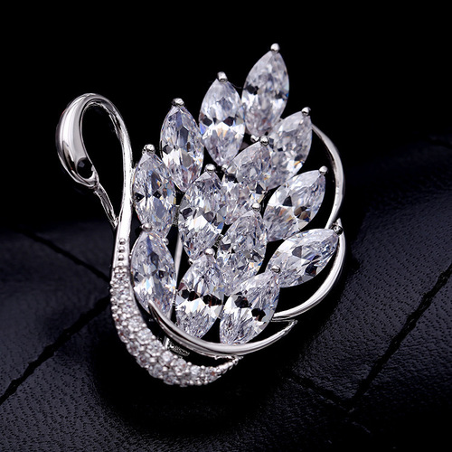 Luxury Zircon Cute Crystal  Brooches for Women Elegant Scarf Pins Dress Wedding Corsage Pin Fashion Jewelry