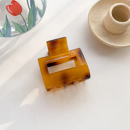 Korean-style Acetate Geometric Square Hair Claw, Minimalist and Elegant Hair Clip for Women's Bun and Nape Hairstyle, Ve