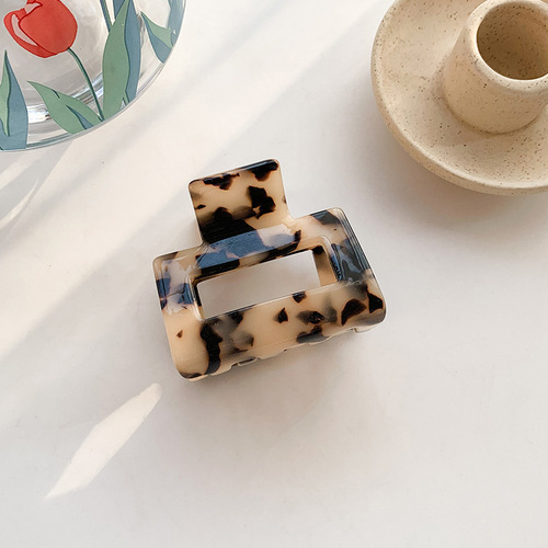 Korean-style Acetate Geometric Square Hair Claw, Minimalist and Elegant Hair Clip for Women's Bun and Nape Hairstyle, Ve