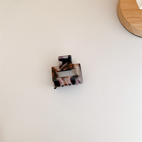 Yiwu futian market  5 cm acetate small hair claw Flower Leopard Clip Sweet Simple Bangs Hair Clip for women
