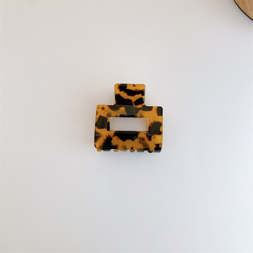 Yiwu futian market  5 cm acetate small hair claw Flower Leopard Clip Sweet Simple Bangs Hair Clip for women