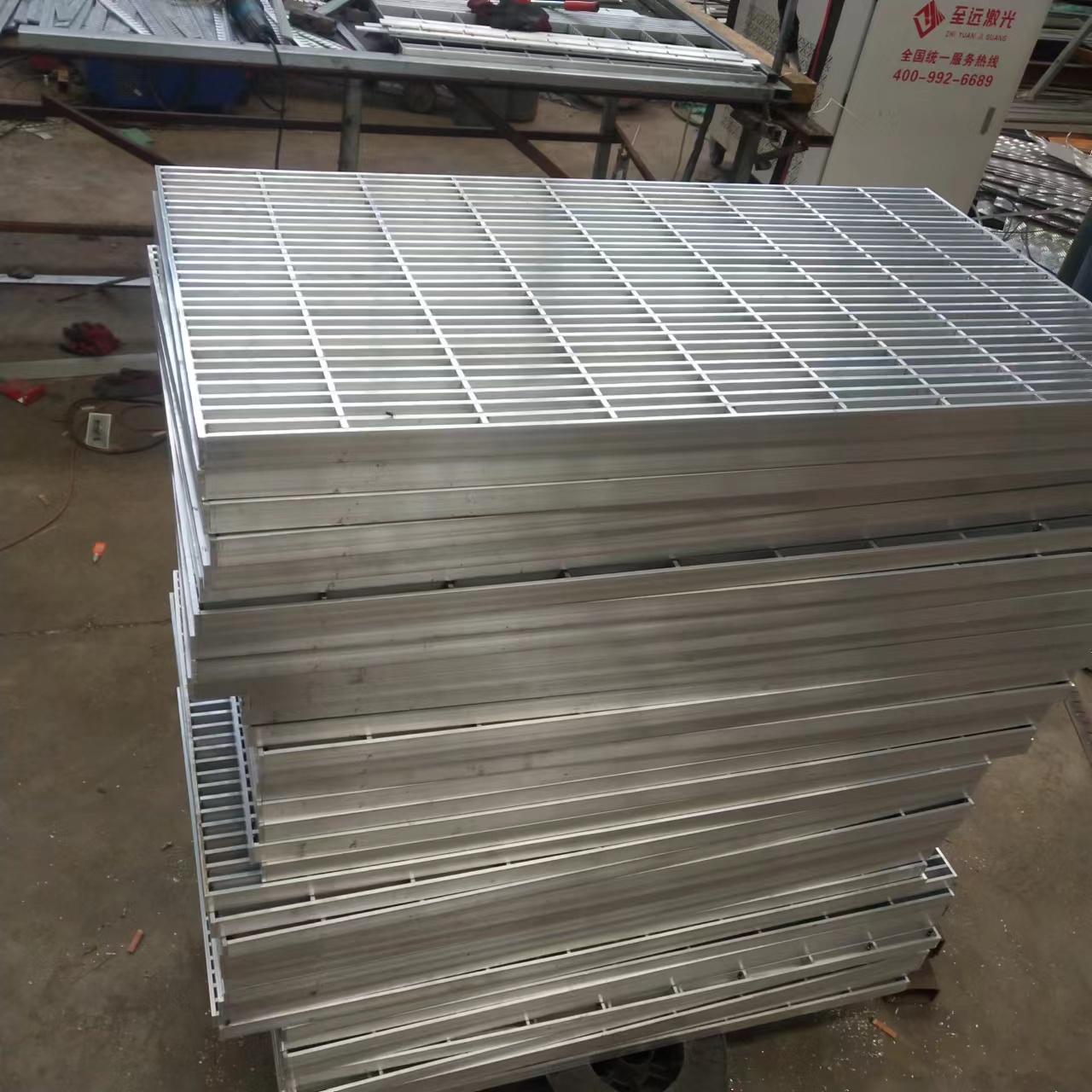 Metal building materials standard weight cheap prices common aluminum grating