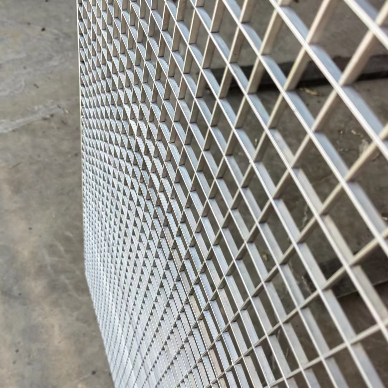 Metal building materials standard weight cheap prices common aluminum grating