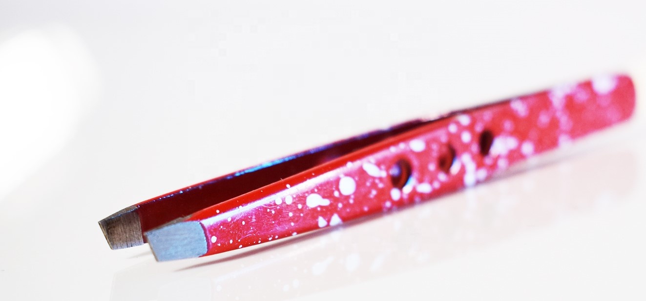 Eyebrow Tweezer