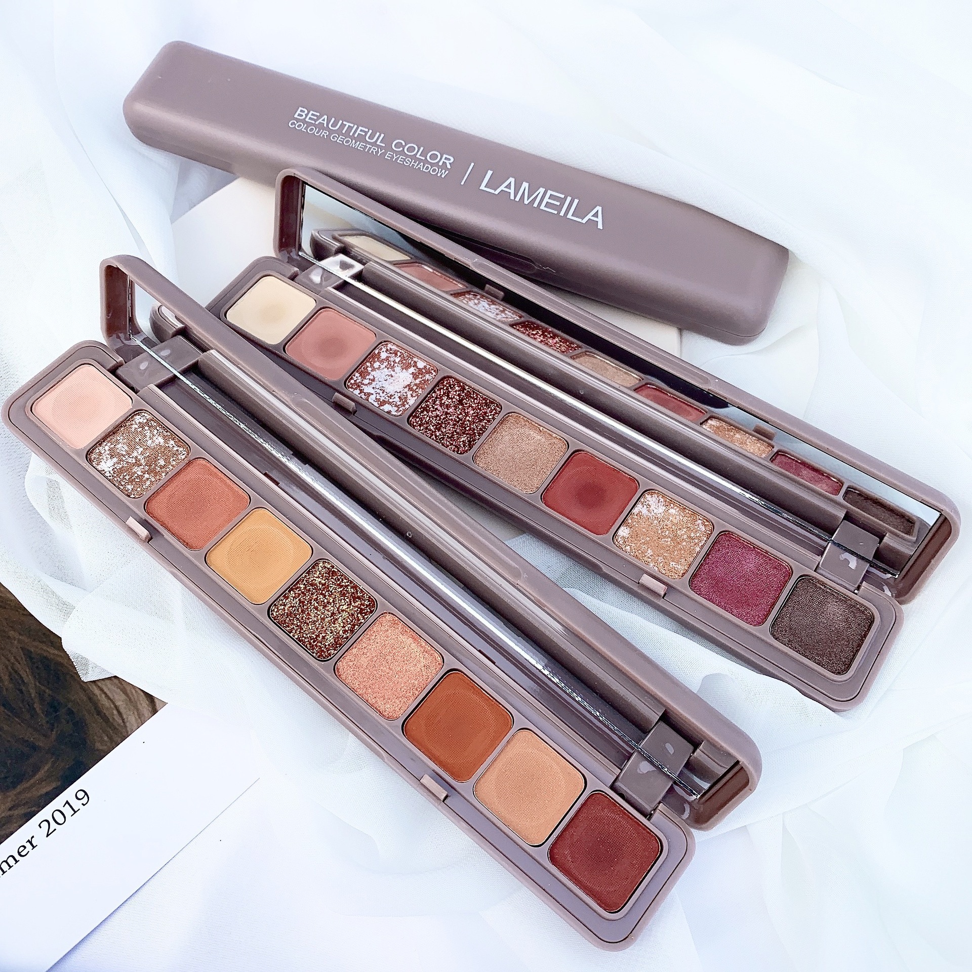 9 Colors Highlighting Pigmented Dazzling Metallic Everyday Makeup Eyeshadow