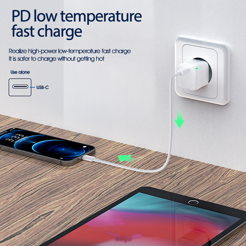 Trending product LED light PD 20W fast charge portable power station mini mobile charger phone charger