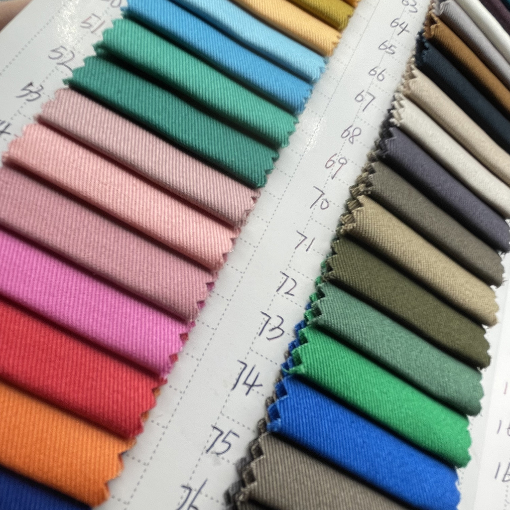 high quality 100% cotton 10856 woven comb skirt khaki twill fabric 260gsm stock lot roll textile for pant, bags, jacke