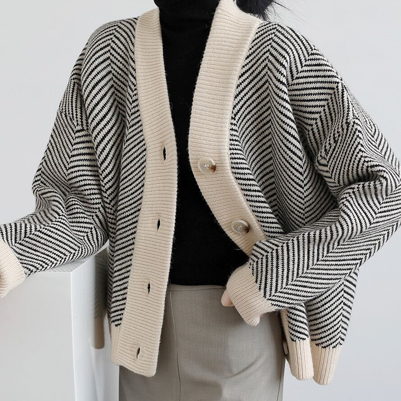 2023 Autumn vintage knitted cardigan for women Striped idle style thick coarse yarn all-matching outer wear sweater