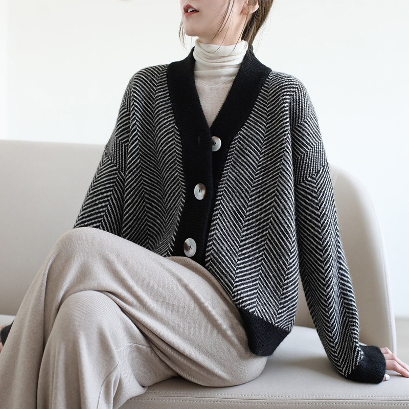 2023 Autumn vintage knitted cardigan for women Striped idle style thick coarse yarn all-matching outer wear sweater