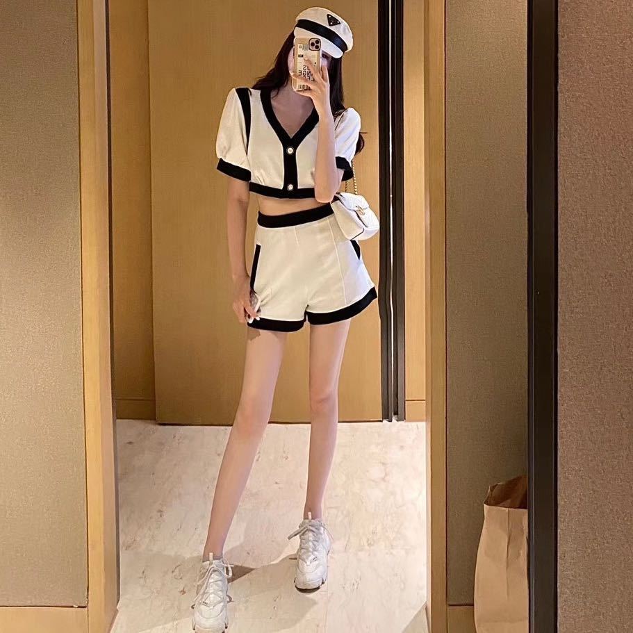 2022 Summer Bubble Sleeve Knitted Ice Silk Short Sleeve Wide Leg Shorts French Temperament Retro Small Fragrant Versatil