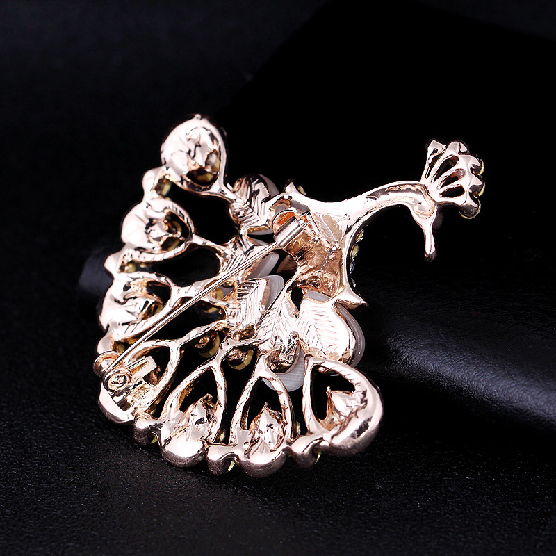 Women’s Luxury Peacock Brooch with Large Long Crystal Tassel High Quality Fashion Animal Pin