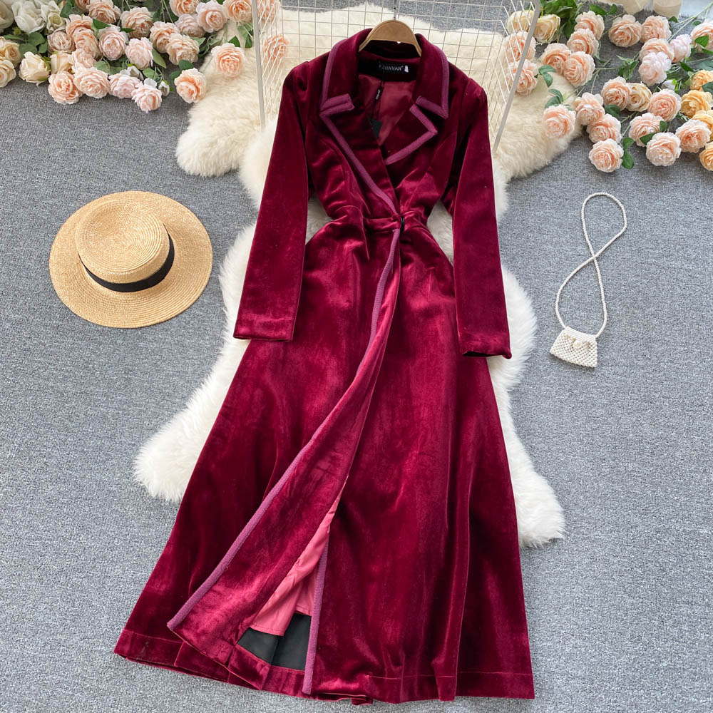 Autumn and winter 2022 New style lapel long windbreaker women's knee length temperament coat atmospheric velvet loose co