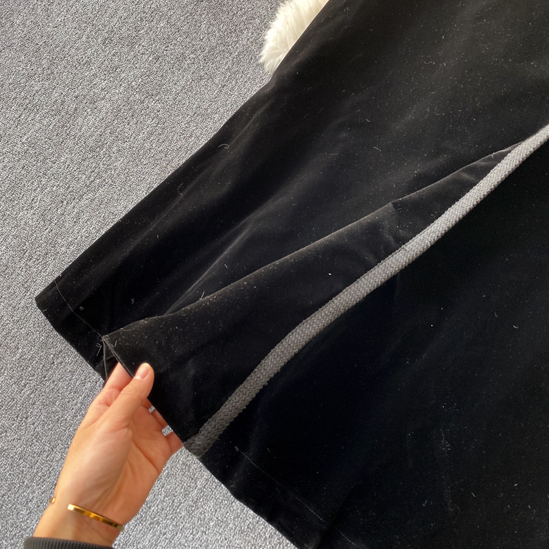 Autumn and winter 2022 New style lapel long windbreaker women's knee length temperament coat atmospheric velvet loose co