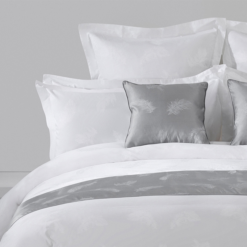 Professional 5 Star Hotel Bed Linen 4 Piece Comforter Sheet 100% Cotton Hotel White Embroidered Bedding Set Luxury