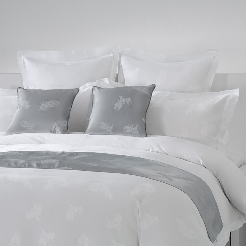Professional 5 Star Hotel Bed Linen 4 Piece Comforter Sheet 100% Cotton Hotel White Embroidered Bedding Set Luxury