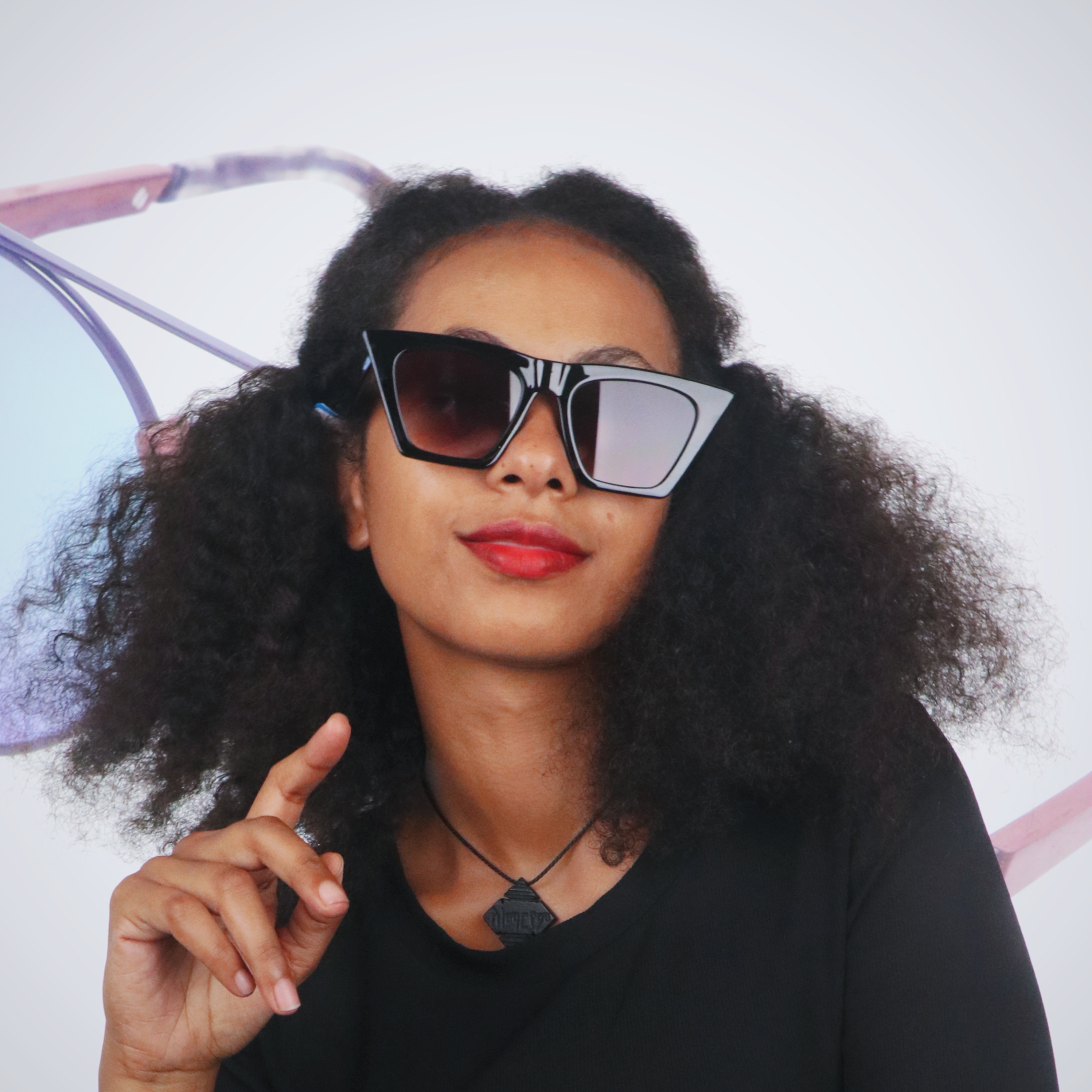 Square cat-eye sunglasses Personality trend street catwalk sunglasses Fashion sunglasses
