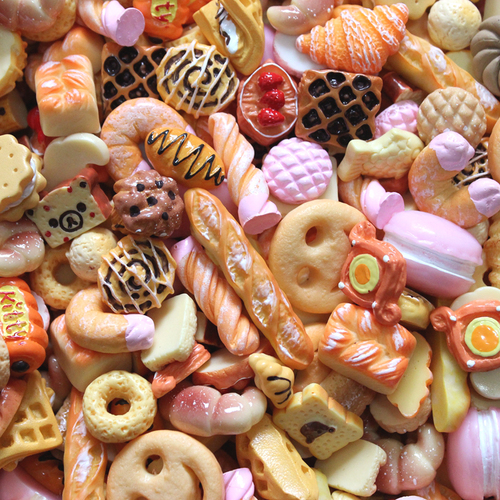 Mini Resin Chocolate Soft Packaging Fruit Resin Crafts With Accessories