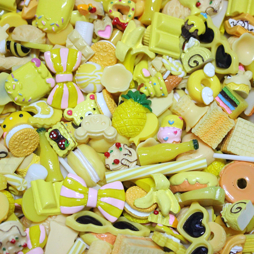 Mini Resin Chocolate Soft Packaging Fruit Resin Crafts With Accessories