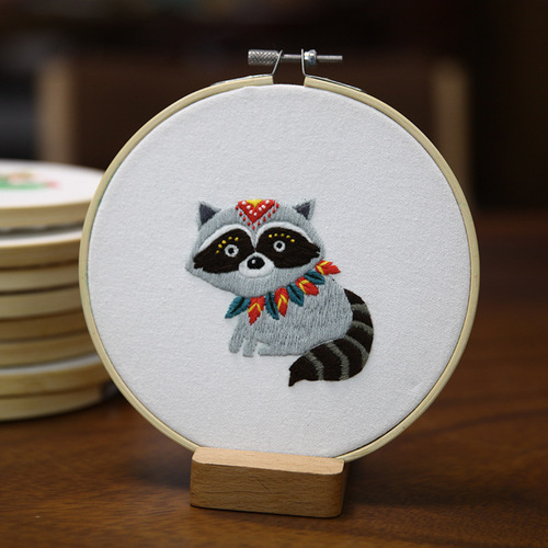 VANCY ARTS Animal Pattern Embroidery Kit for Beginner And Embroidery Hoop