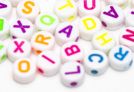 SB6262 plastic acrylic letter initial 4*7mm 500g A to Z 26 alphabet beads for jewelry DIY