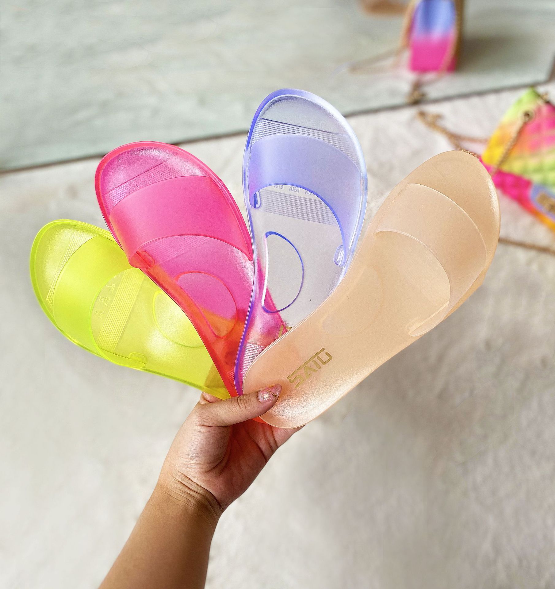 2022 Summer Hot Selling Fashion Design Flats Candy Color Flip Flops Ladies Stylish Casual Trendy Slides Slippers Jelly S