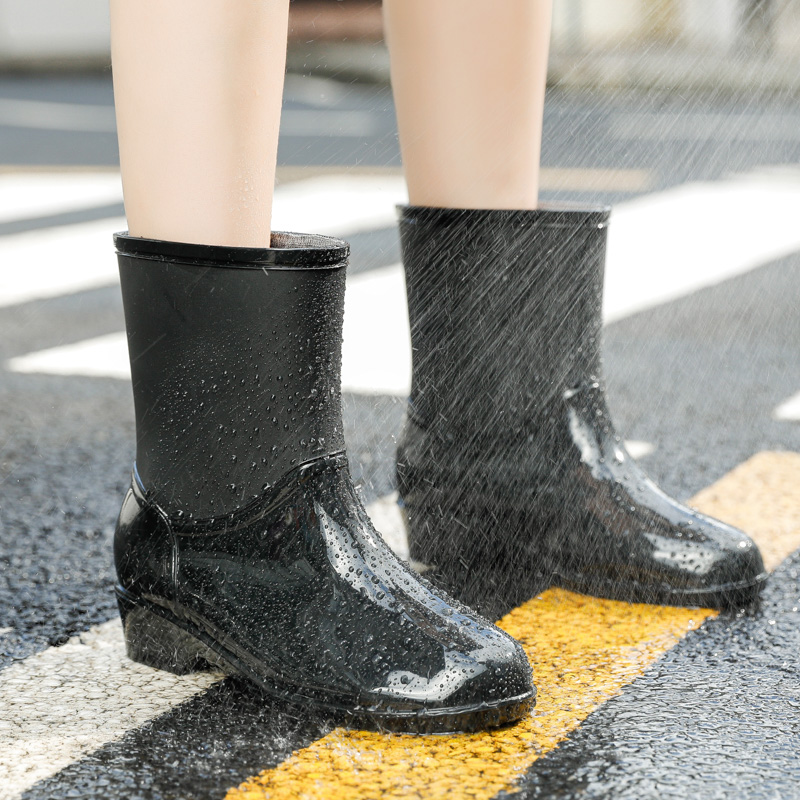 High quality women's size solid color upper women's rubber rain boots with fleece cover