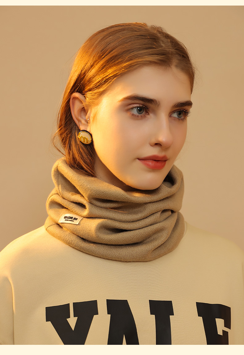 A versatile bib that can be used as a face mask, headband, and pile hat-One piece is worth four pieces